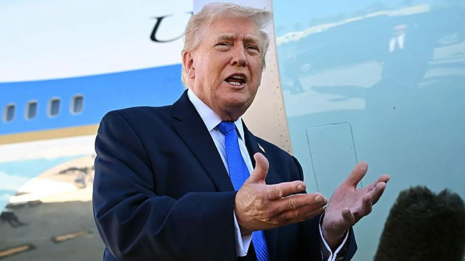 New $100 bills to bear the signatures of Donald Trump