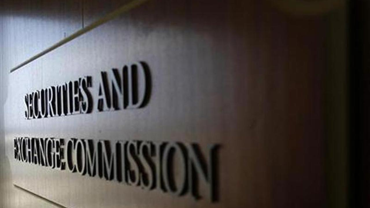 Securities and Exchange Commission disclaims 2 investment companies operating on social media