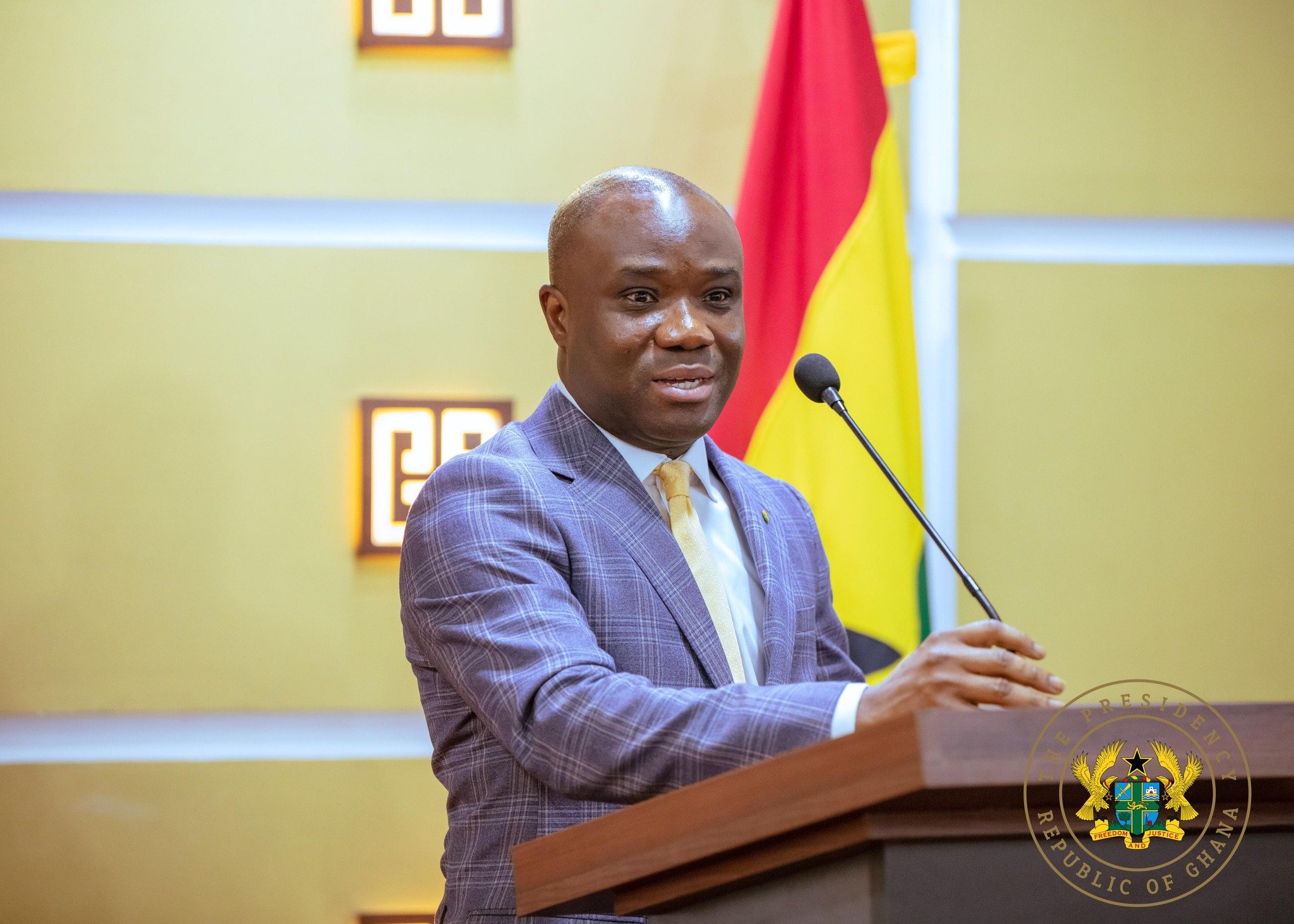 Mahama supports free speech; govt does not intend to curb freedoms – Kwakye Ofosu assures journalists