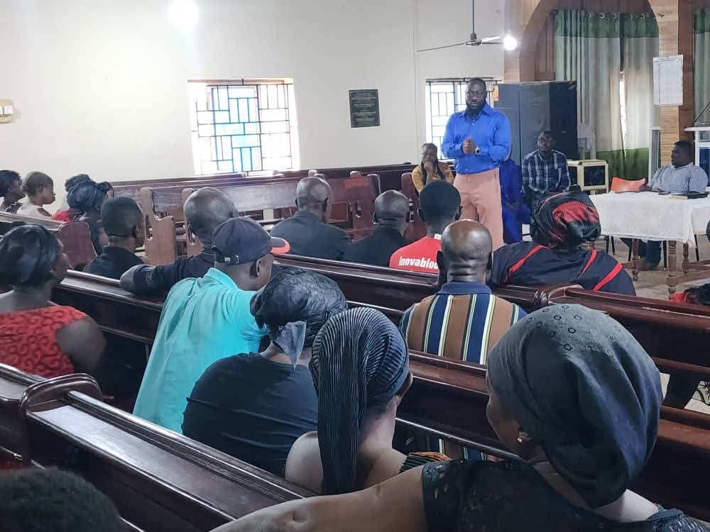 Sekyere Kumawu DCE introduces Feed Ghana Programme to farmers in the area