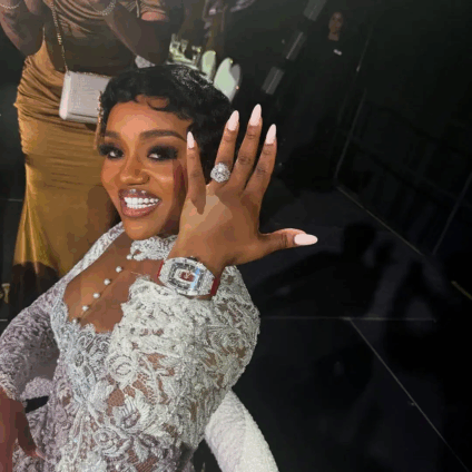 Davido gifts wife Chioma $300,000 Richard Mille diamond watch
