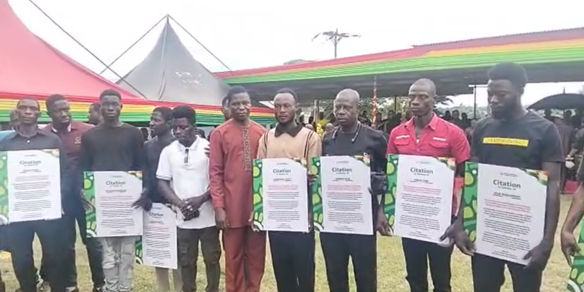 Helicopter crash: Mahama rewards community rescuers with GHS 100k