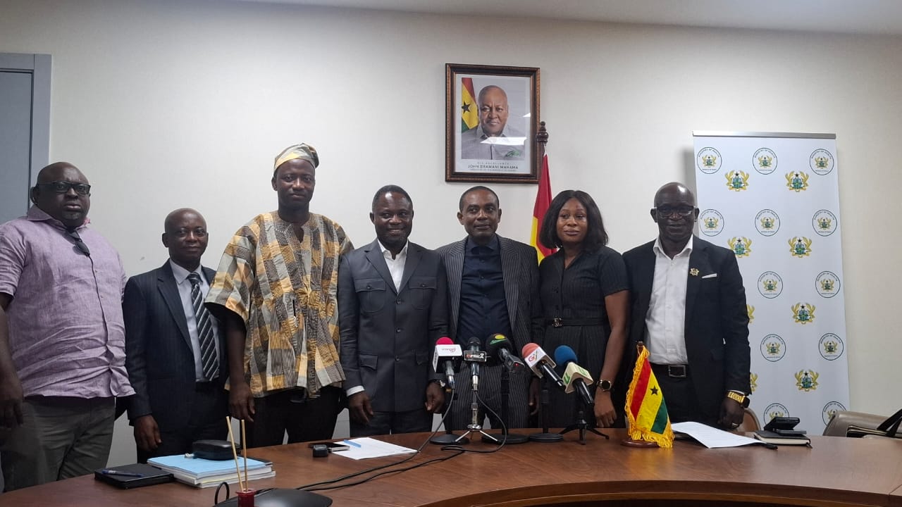 3-member committee presents report on death at Tamale hospital to Health Minister