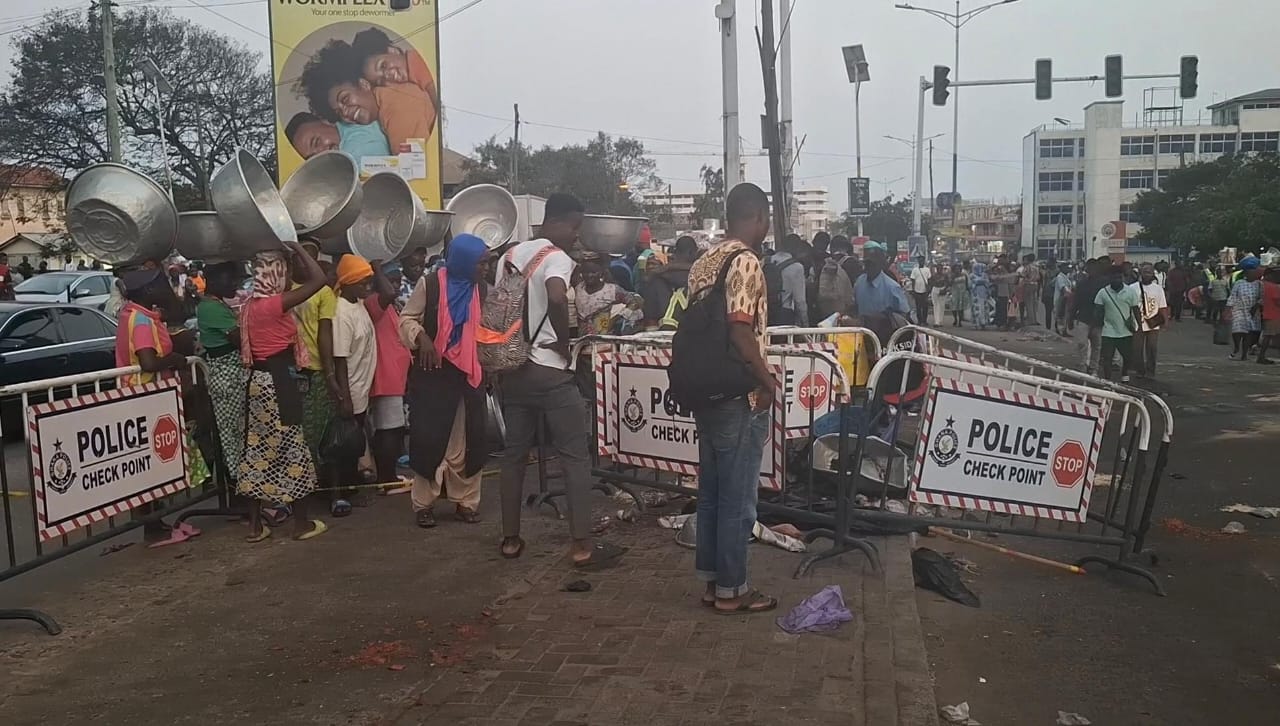 1 person dead, several others injured after Aayalolo Bus rams into traders at Central Business District of Accra
