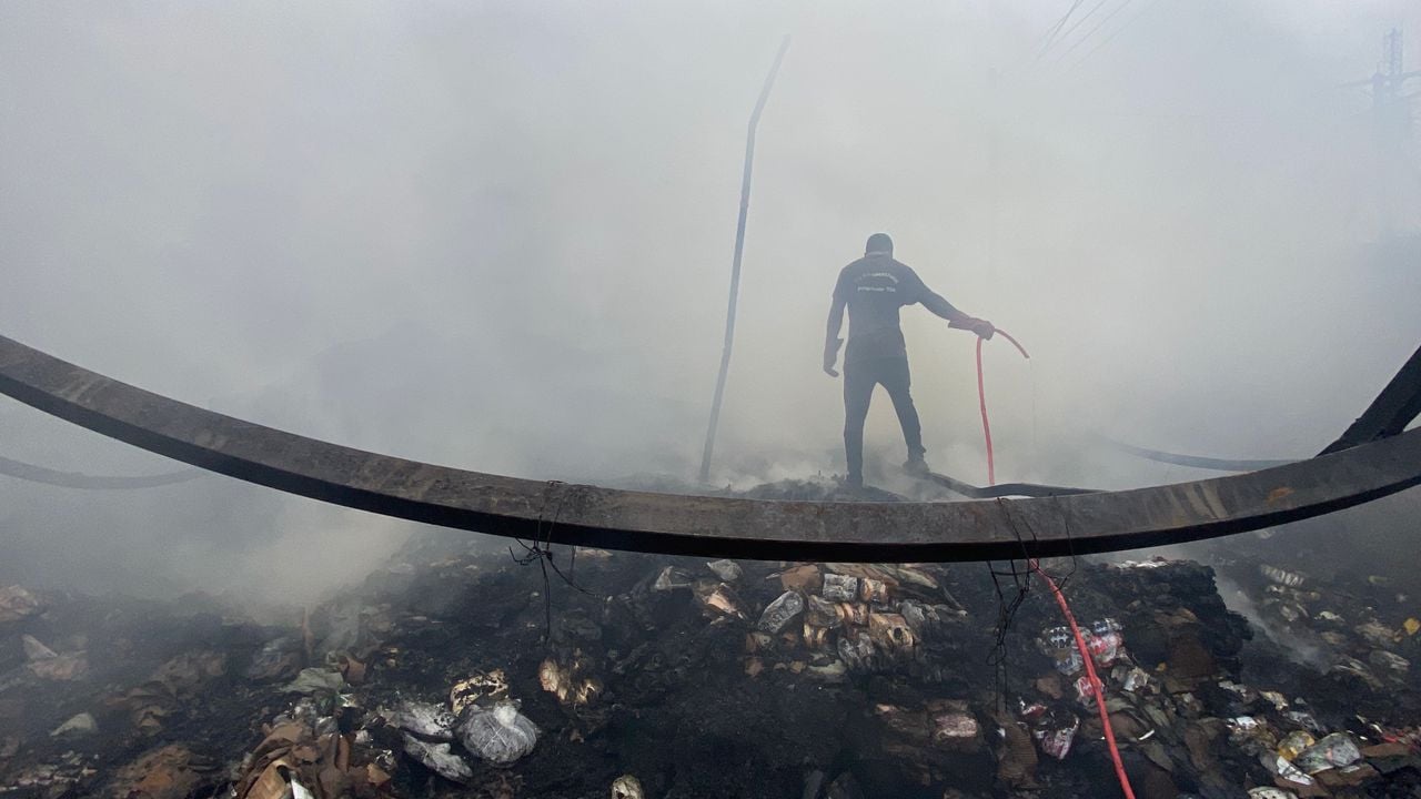 Latebiokorshie warehouse inferno: 2 firefighters and civilian sustain injuries