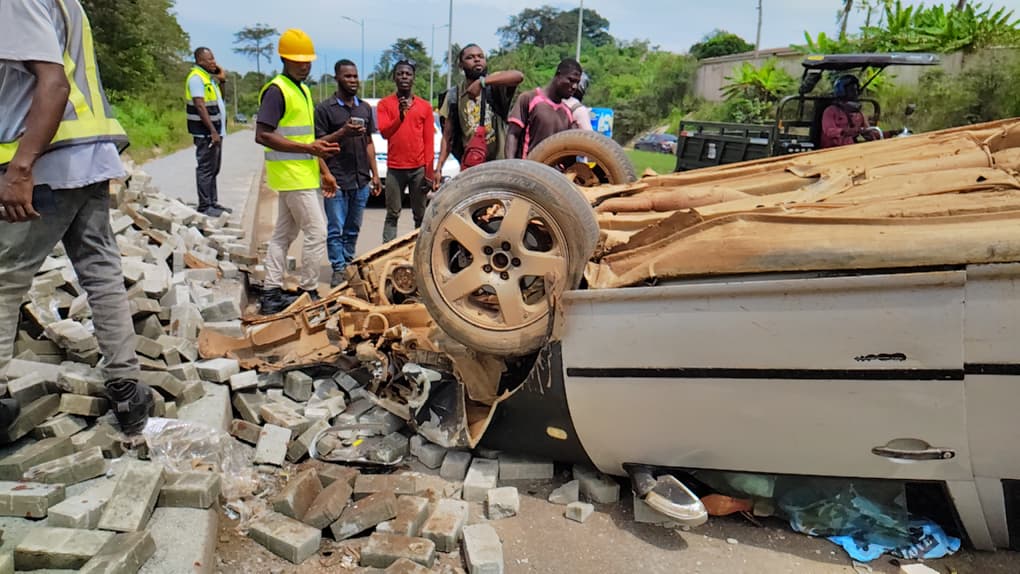 Western Region: Couple injured after bullion van crashes into their vehicle, errant driver absconds