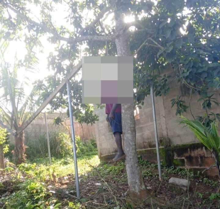 Shama: Man attacks wife with machete after divorce threat at Oheamadwen, commits suicide
