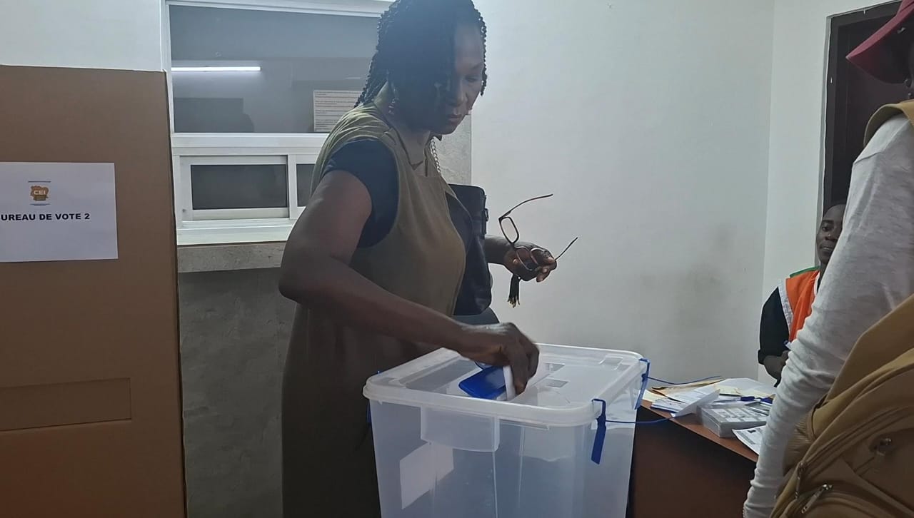 Ivorians in Ghana vote as incumbent President Ouattara seeks controversial 4th term